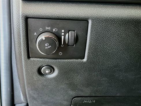 Used 2021 Jeep Grand Cherokee Laredo X RWD image 10