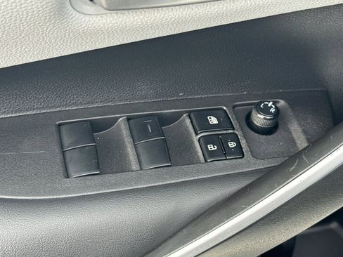 Used 2023 Toyota Corolla SE image 11