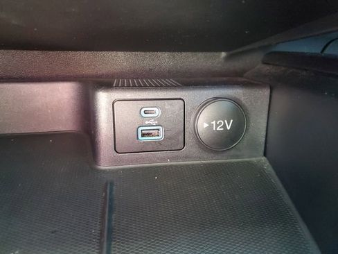 Certified 2022 Ford Escape Titanium w/ Class II Trailer Tow Package image 31