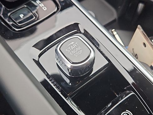 New 2026 Volvo XC60 B5 Plus w/ Protection Package Premier image 15