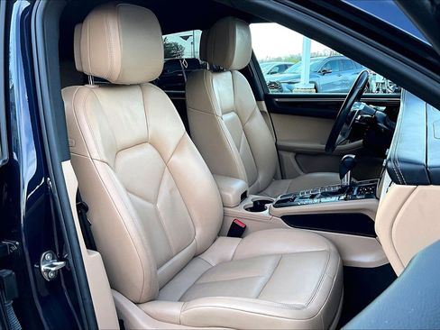 Used 2021 Porsche Macan image 7