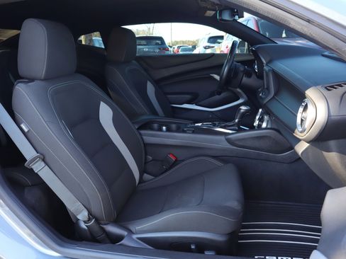 Used 2020 Chevrolet Camaro LT image 24