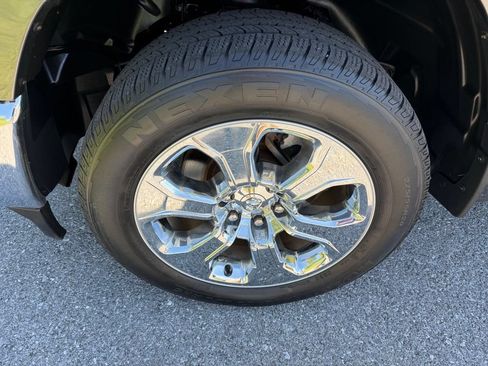 Used 2023 RAM 1500 Big Horn AWD/4WD image 9