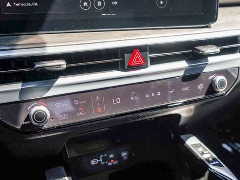 Certified 2024 Kia Sorento SX Prestige AWD/4WD image 21