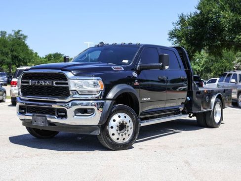 Used 2022 RAM 5500 Tradesman w/ Chrome Appearance Group AWD/4WD image 2