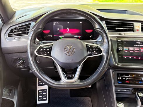 Used 2022 Volkswagen Tiguan SE R-Line AWD/4WD image 16