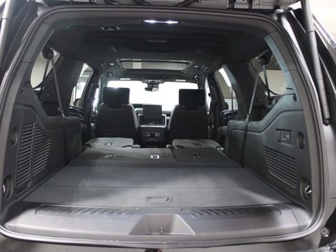 New 2026 GMC Yukon XL Elevation w/ Elevation Premium Package AWD/4WD image 17