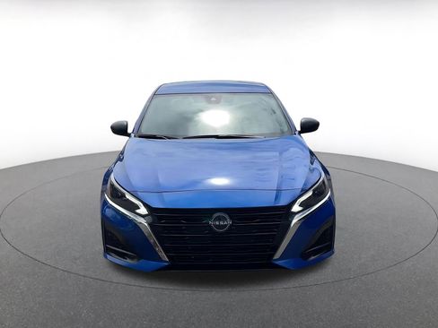 Used 2025 Nissan Altima 2.5 SV image 3