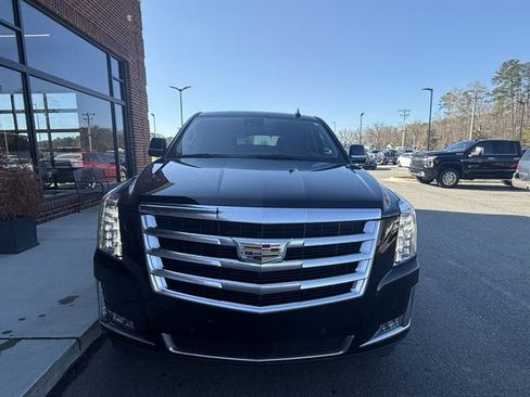 Used 2020 Cadillac Escalade Premium Luxury image 9