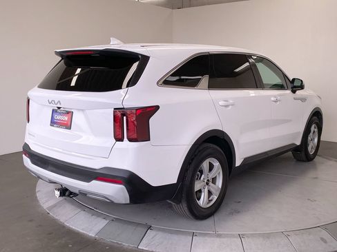 Certified 2025 Kia Sorento LX FWD image 5