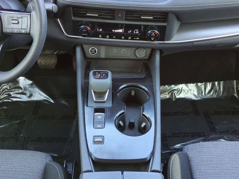 Certified 2023 Nissan Rogue SV image 19