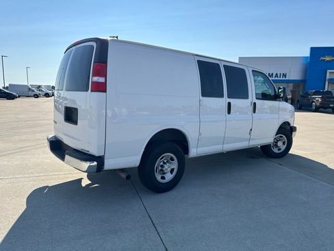 Used 2021 Chevrolet Express 2500 w/ Driver Convenience Package RWD image 10