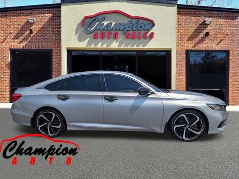 Used 2022 Honda Accord Sport image 3