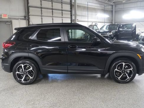 Used 2023 Chevrolet TrailBlazer RS w/ Convenience Package FWD image 8