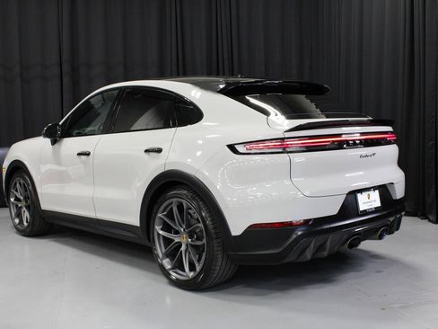 Used 2024 Porsche Cayenne Turbo GT image 3