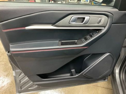 Used 2025 Ford Explorer ST-Line AWD/4WD image 11
