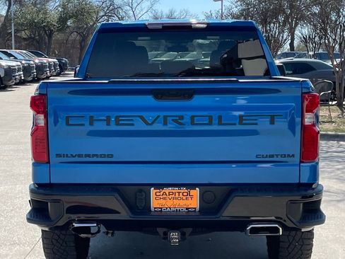 Used 2024 Chevrolet Silverado 1500 Custom Trail Boss w/ LPO, Dark Essentials Package image 5