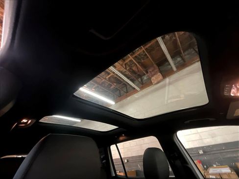 Used 2020 Mercedes-Benz GLB 250 4MATIC image 23