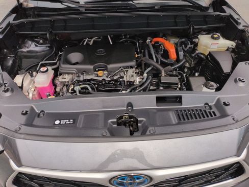 Used 2021 Toyota Highlander XLE AWD/4WD image 22