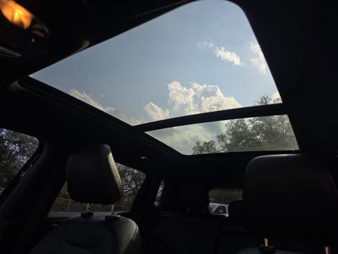 Used 2022 Jeep Compass Altitude w/ Sun and Sound Group image 17