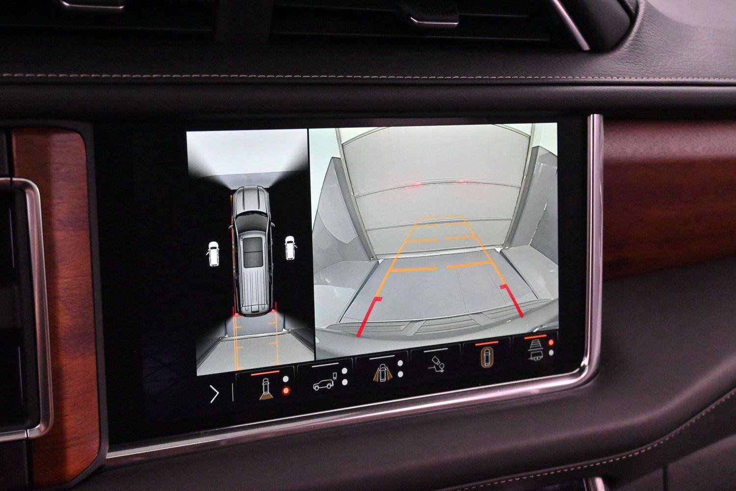 Used 2023 GMC Yukon Denali Ultimate AWD/4WD image 24