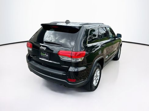 Used 2018 Jeep Grand Cherokee Laredo AWD/4WD image 9