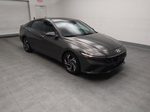 Used 2025 Hyundai Elantra Sport w/ Cargo Package FWD image 11