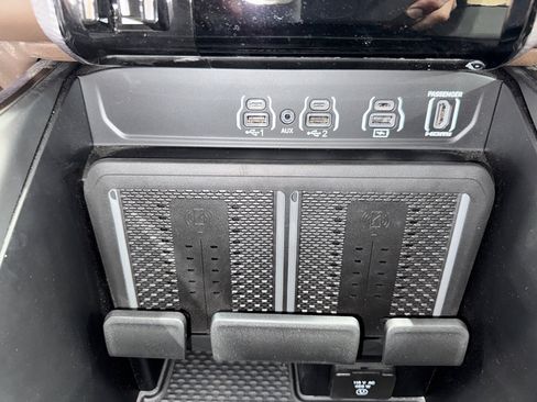 Used 2025 RAM 3500 Longhorn image 38