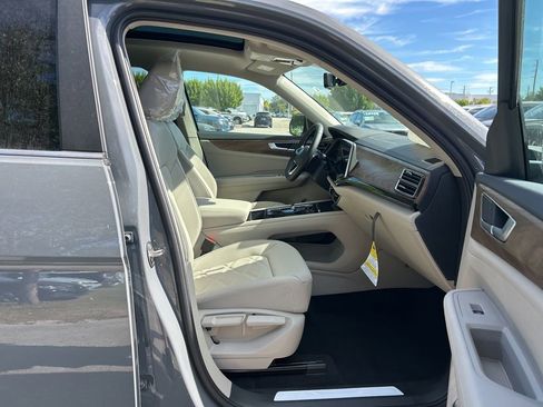 New 2026 Volkswagen Atlas SE FWD image 41
