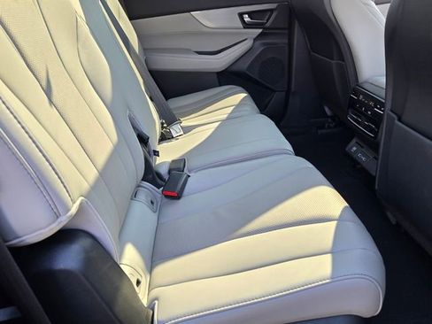 Certified 2024 Acura MDX FWD w/ Technology Package image 15