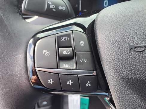 New 2025 Ford Escape SE image 13