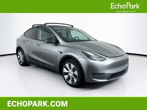 Used 2024 Tesla Model Y Long Range AWD/4WD image 1