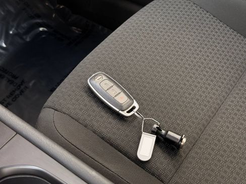 Used 2025 Nissan Kicks S AWD/4WD image 41