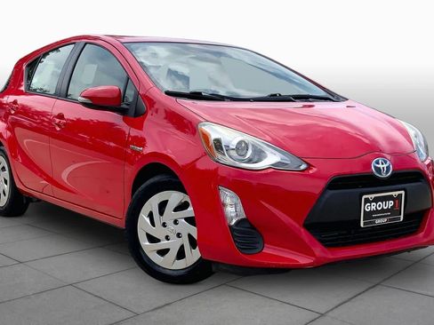 Used 2016 Toyota Prius C One FWD image 3
