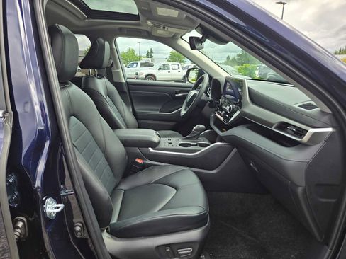 New 2026 Toyota Highlander XLE AWD/4WD image 11