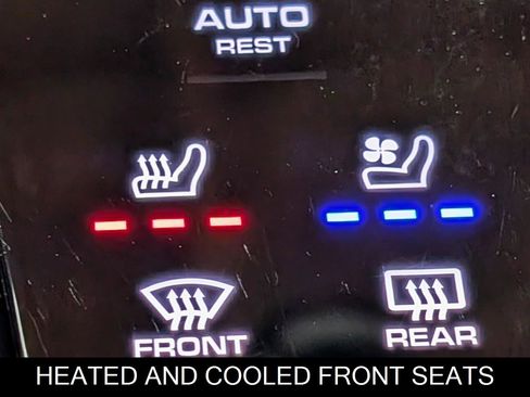 Used 2022 Porsche Cayenne Platinum Edition w/ Premium Package image 28