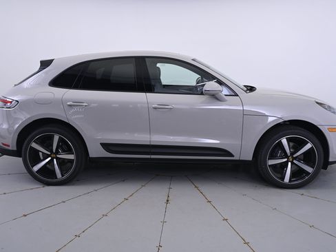 Certified 2025 Porsche Macan image 8