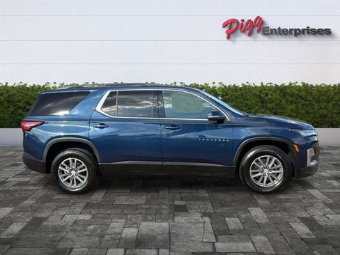Used 2023 Chevrolet Traverse LT FWD image 7
