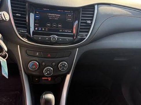 Used 2022 Chevrolet Trax LS w/ Tint and Cruise Package FWD image 12