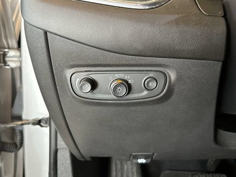 Used 2021 Chevrolet Equinox LT AWD/4WD image 18