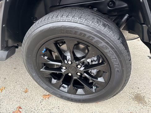 Used 2023 Jeep Wrangler Sahara image 23