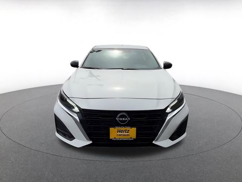 Used 2025 Nissan Altima 2.5 SV FWD image 4