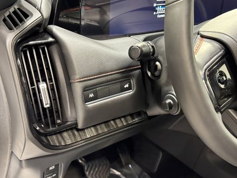 Certified 2025 Nissan Armada PRO-4X image 16