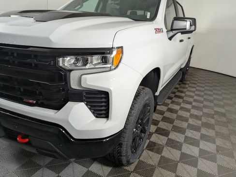 Used 2026 Chevrolet Silverado 1500 LT Trail Boss w/ LT Trail Boss Premium Package AWD/4WD image 10