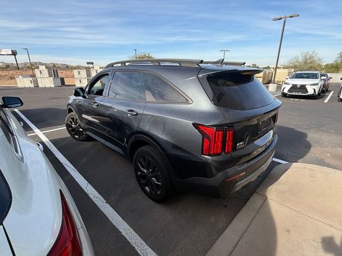 Used 2022 Kia Sorento SX Prestige image 2