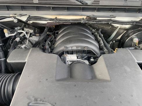 Used 2018 Chevrolet Silverado 1500 Custom w/ Custom Value Package AWD/4WD image 24
