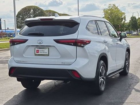 Certified 2025 Toyota Highlander XLE AWD/4WD image 6