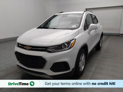 Used 2020 Chevrolet Trax LT w/ LT Convenience Package image 1