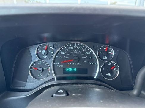 Certified 2023 Chevrolet Express 2500 w/ Driver Convenience Package image 10