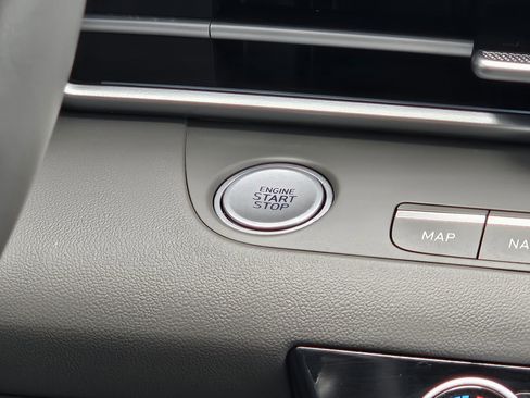 Used 2025 Hyundai Elantra SEL image 15